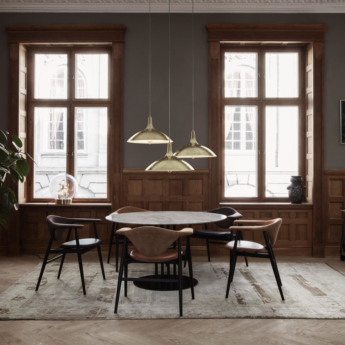 Masculo Dining Chair Upholstered In Eero Special FR 106 With Legs In Walnut
