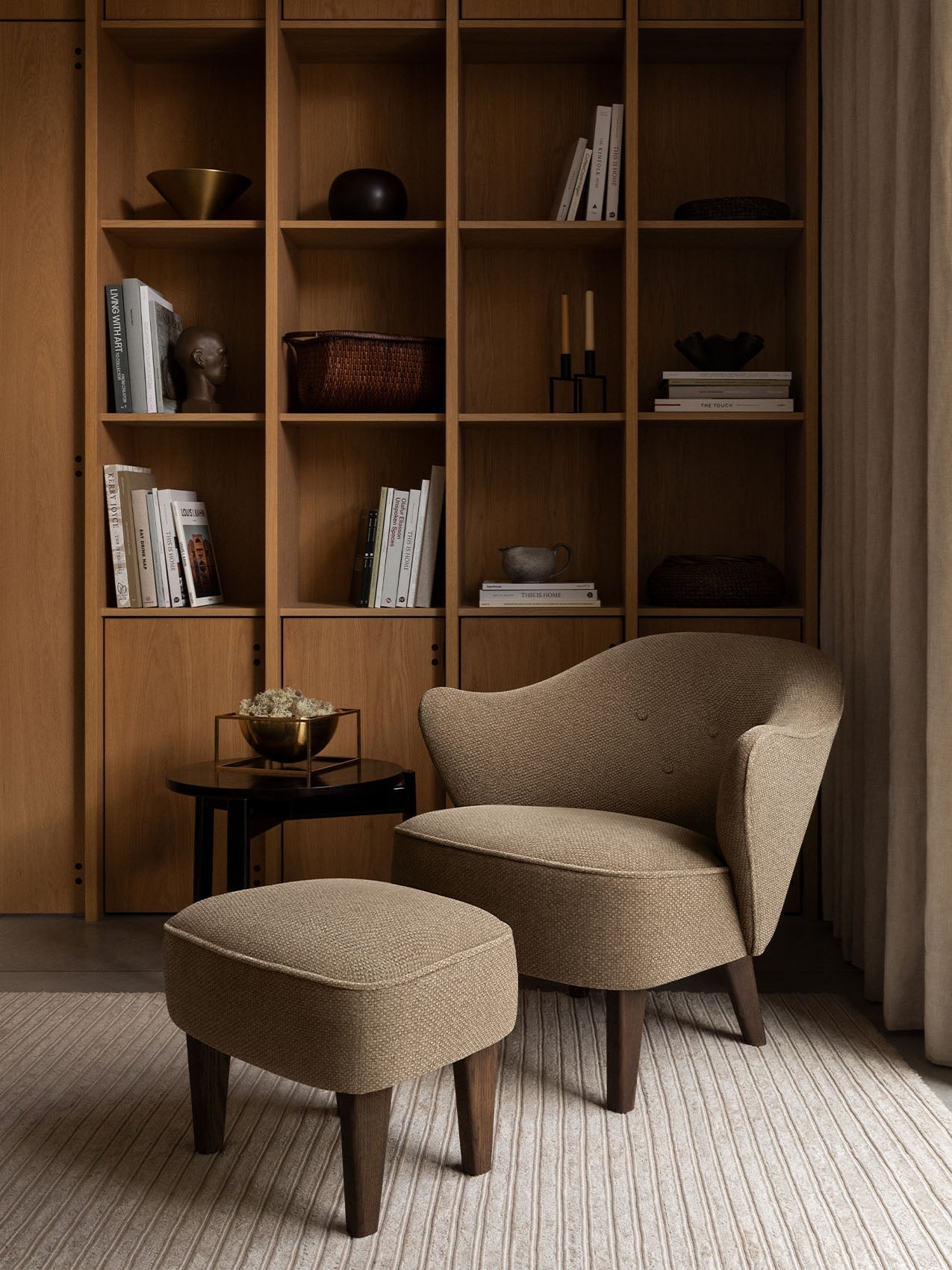INGEBORG LOUNGE CHAIR, OAK BASE