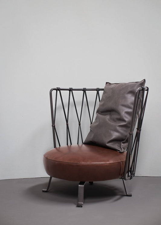 Pedro Armchair — Baxter