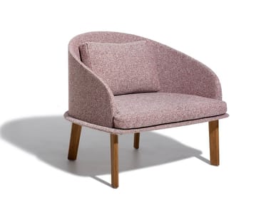 CLEOSOFT-WOOD - Fabric easy chair with removable cover with armrests by Talenti