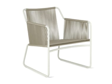 HARP 368 - Sled base garden easy chair with armrests by RODA