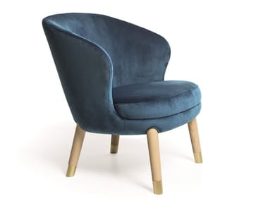 HERITAGE - Upholstered easy chair with armrests by Very Wood