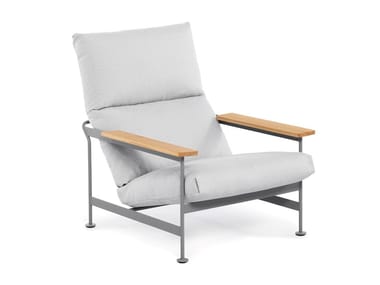 JUGO - Upholstered fabric garden armchair with armrests by Prostoria