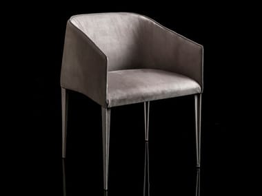 ZAGG - Leather chair by Henge