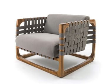 BUNGALOW - Fabric garden armchair with armrests and teak structure by Riva 1920