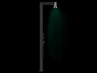 OUTDOOR L - Floor standing Plexiglas® shower panel with chromotherapy by Gessi