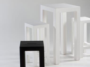 JUT - Resin garden side table by Vondom