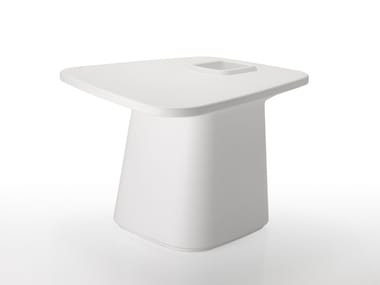 MOMA AIRE MEDIUM - Polyethylene garden side table by Vondom