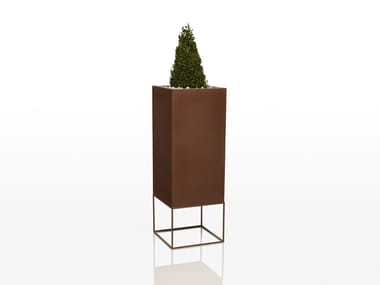 VELA - Polyethylene garden vase by Vondom