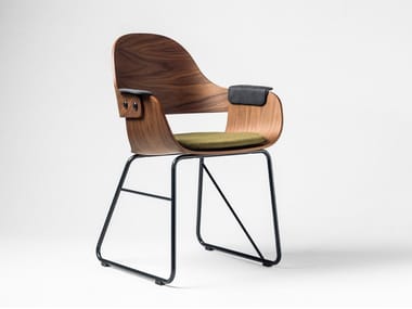 SHOWTIME NUDE - Sled base chair with armrests by BD Barcelona Design