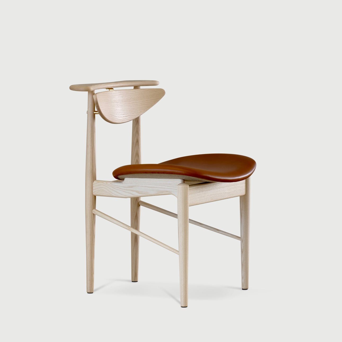 THE READING CHAIR by House of Finn Juhl #Ash Clear Oil / Leather | Vita