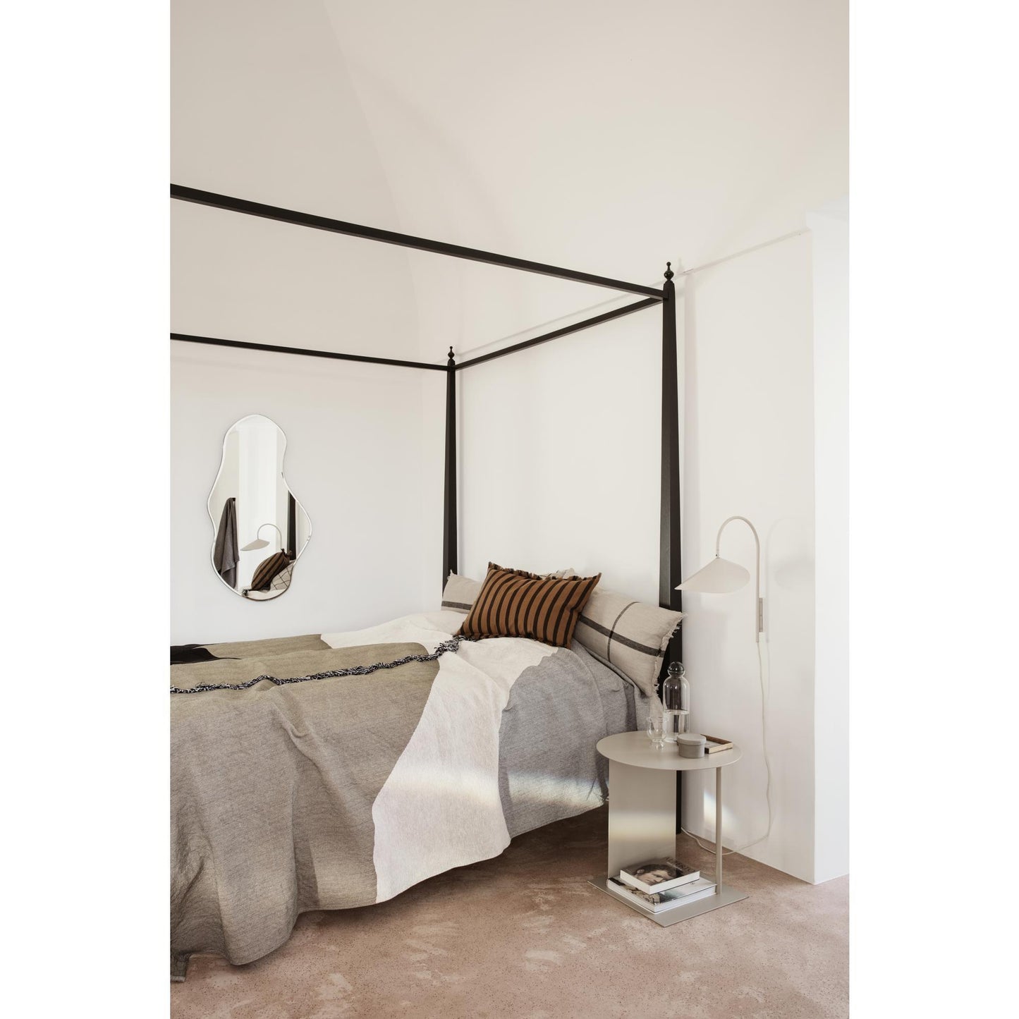 Ferm Living Arum Swivel Wall Lamp Cashmere