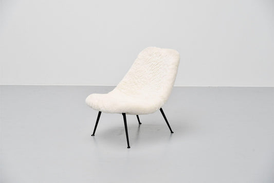 122 Lounge Chair in Alpaca Wool by Theo Ruth for Artifort, 1956