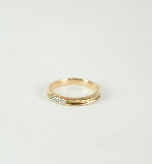 14 Carat Gold Alliance Ring with Diamonds