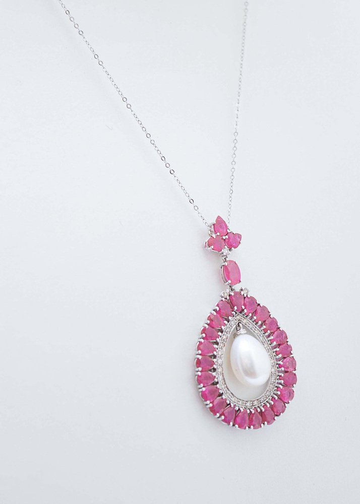 14 Karat White Gold Pendant with Pearl and Diamonds, 1980s