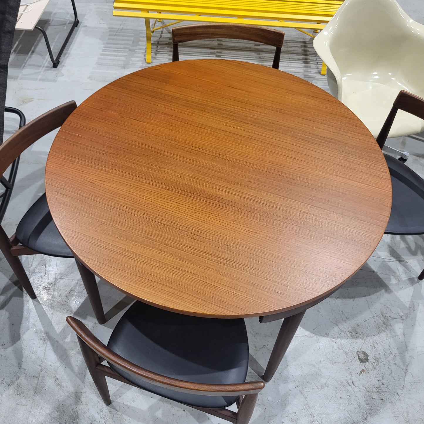 Roundette dining table set