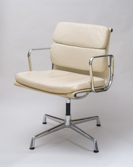 (빈티지) Eames Softbed Management Chair