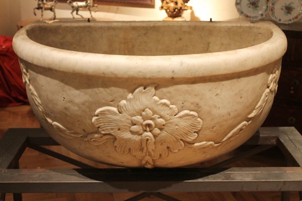 17th Century Italian Hand Carved White Carrara Marble Fountain or Basin-AXE-1433391