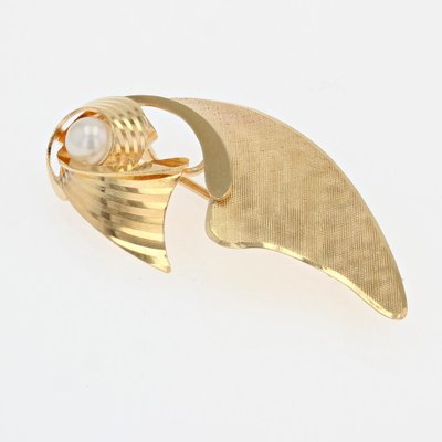 18 Karat French Yellow Brushed Gold and Cultured Pearl Bow Brooch, 1960s-OLU-1446784