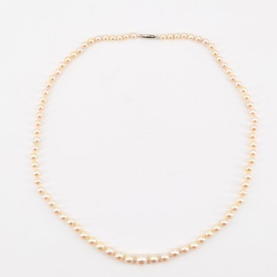 18 Karat White French Cultured Pearl Gold Clasp Necklace, 1970s-OLU-1281874