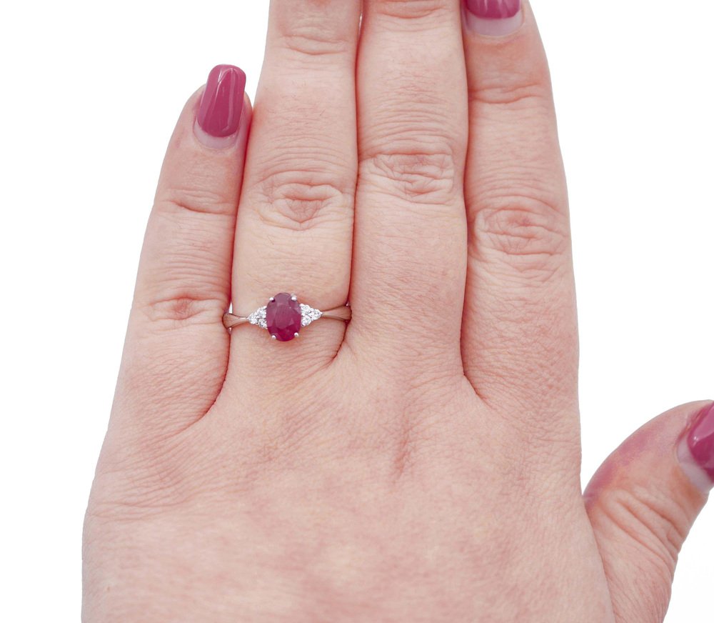 18 Karat White Gold Engagement Ring with Ruby and Diamonds