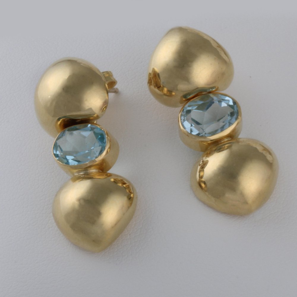 18 Karat Yellow Gold and 5.00 Carat Blue Topaz Stud Earrings