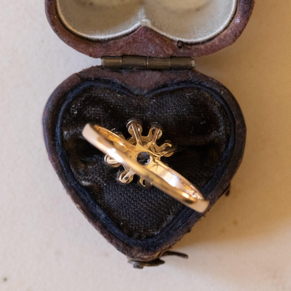 18k Vintage Gold and Silver Daisy Ring with Diamonds, 1910s