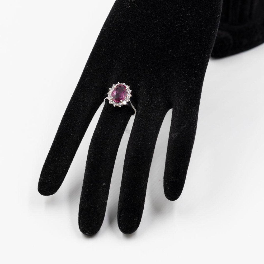 18k White Gold Daisy Ring with Natural Ruby ​​and Diamonds