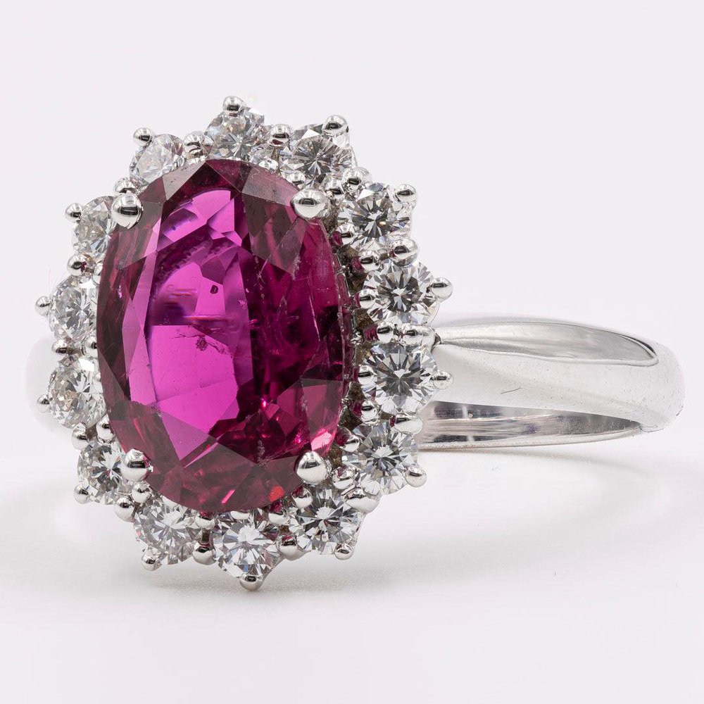 18k White Gold Daisy Ring with Natural Ruby ​​and Diamonds