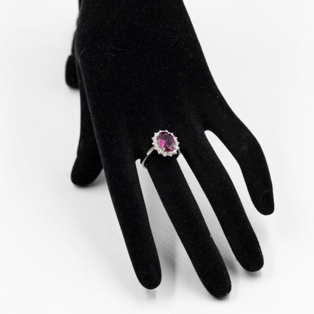 18k White Gold Daisy Ring with Natural Ruby ​​and Diamonds