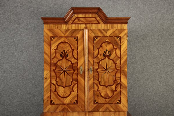 18th Century Baroque Top Cabinet in Walnut, 1725-DXD-2033185