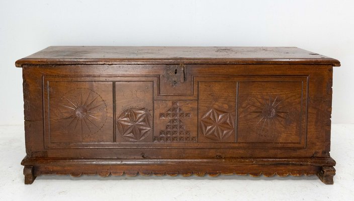 18th Century Carved Oak Chest-RIU-1309322