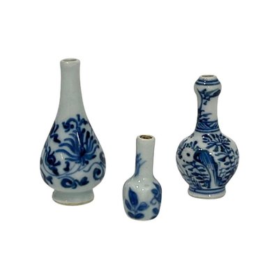 18th Century Chinese Miniature Blue and White Kangxi Porcelain Vases, Set of 3-UCH-1224334