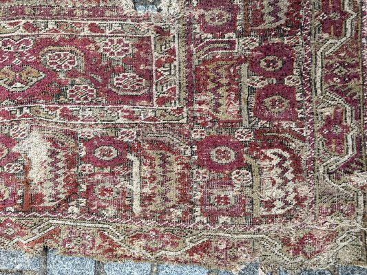 18th Century Distressed Turkish Ghyordes Rug-YMM-1732607