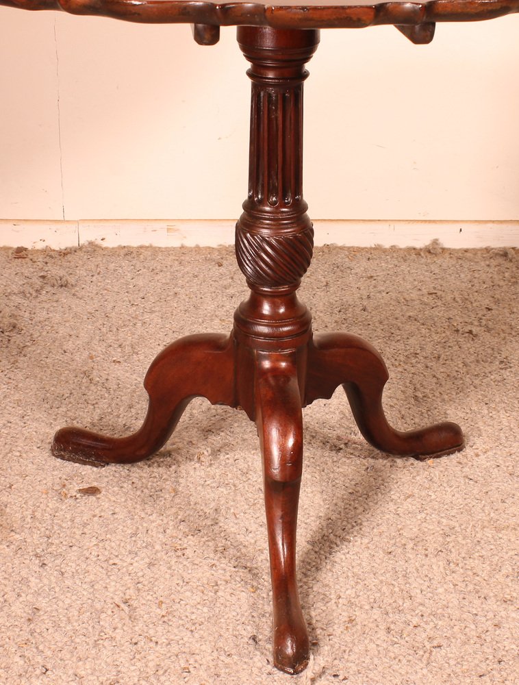 18th Century English Mahogany Tripod Table