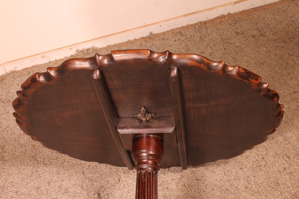 18th Century English Mahogany Tripod Table