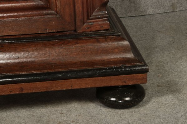 18th Century Frankfurt Wave Cabinet in Oak, 1750s-DXD-2033235