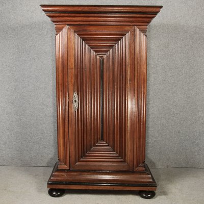 18th Century Frankfurt Wave Cabinet in Oak, 1750s-DXD-2033235