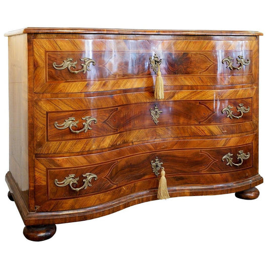 18th Century German Baroque Chest of Drawers in Walnut