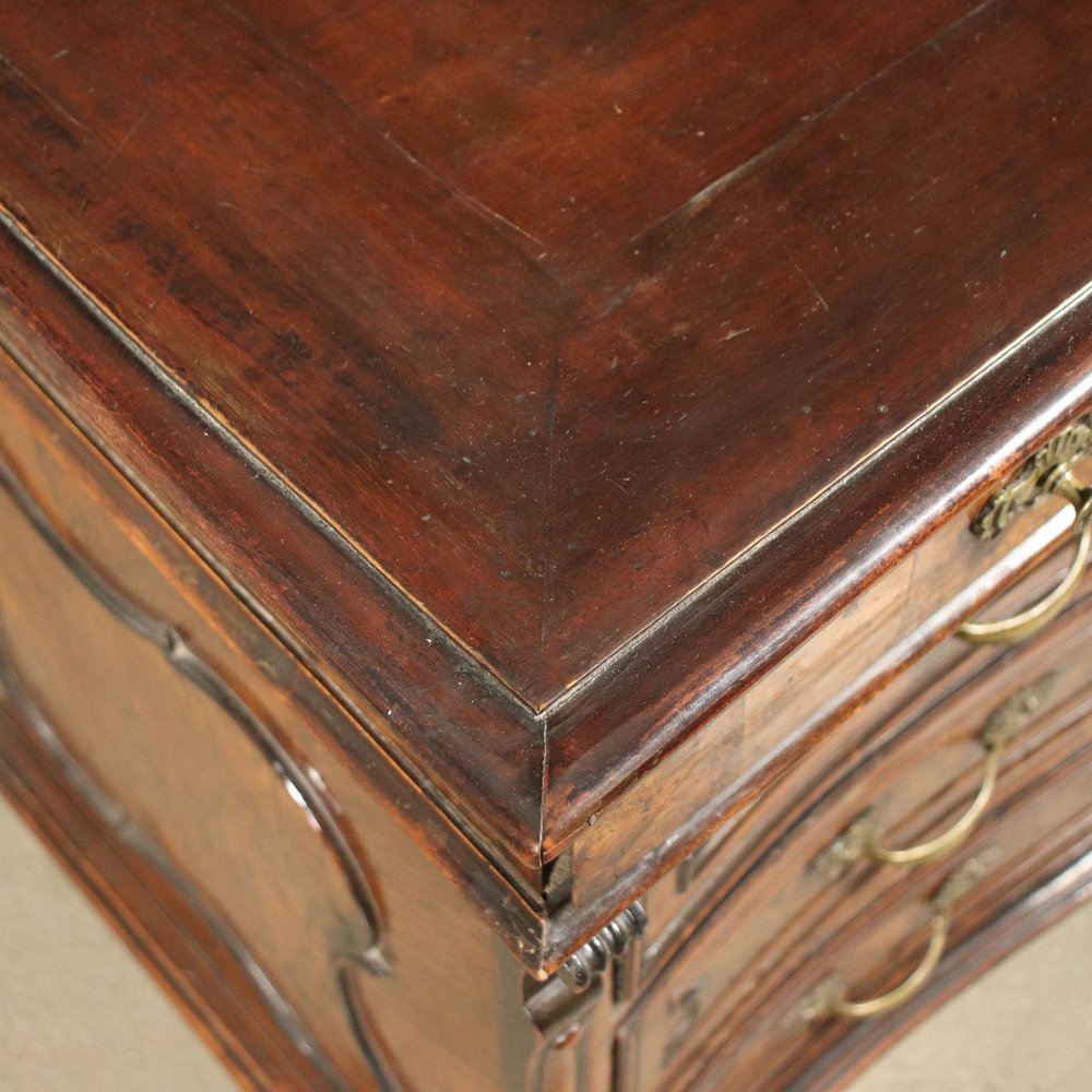 18th Century Lombard Barocchetto Chest of Drawers in Walnut, Italy