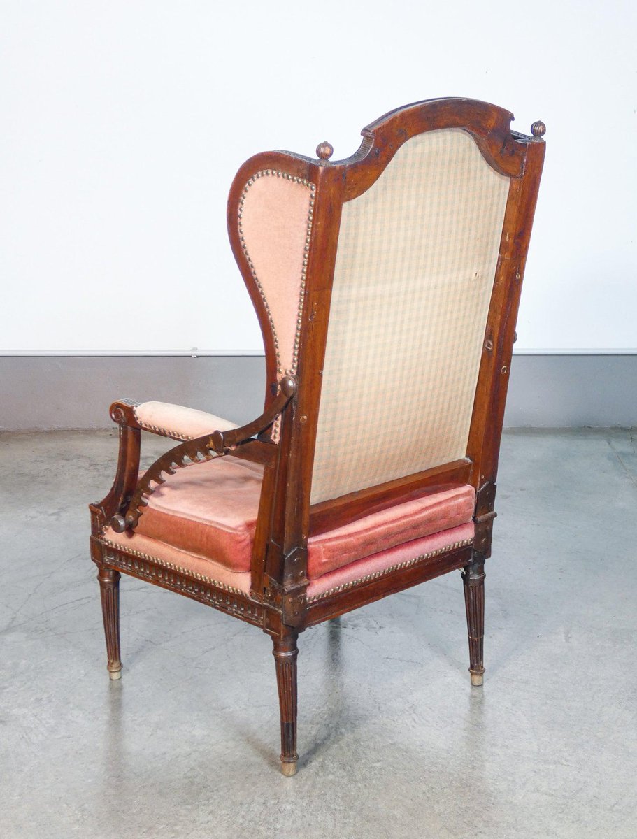 18th Century Reclining Armchair in Walnut