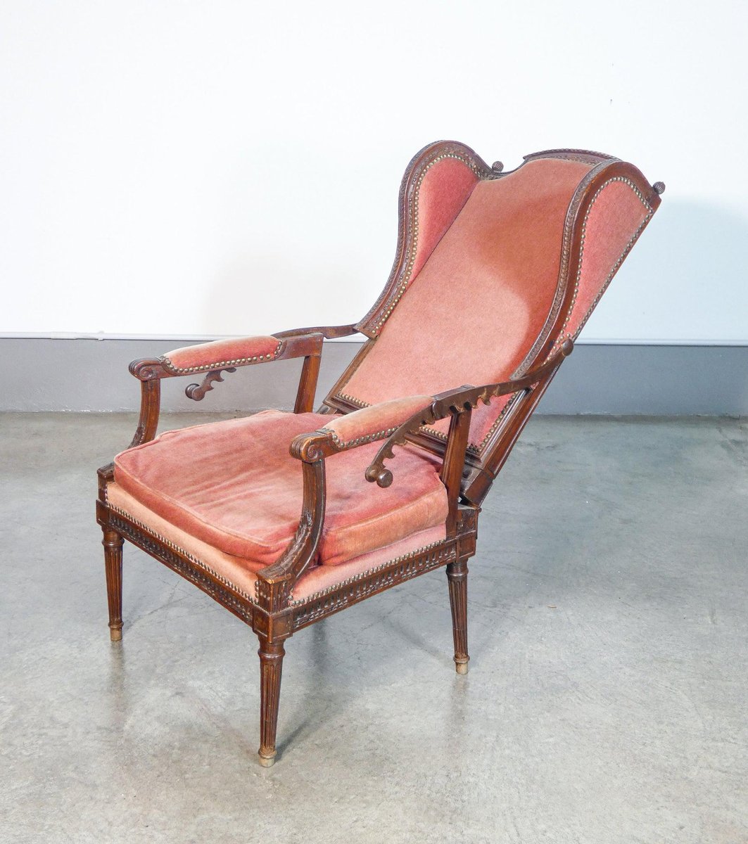 18th Century Reclining Armchair in Walnut