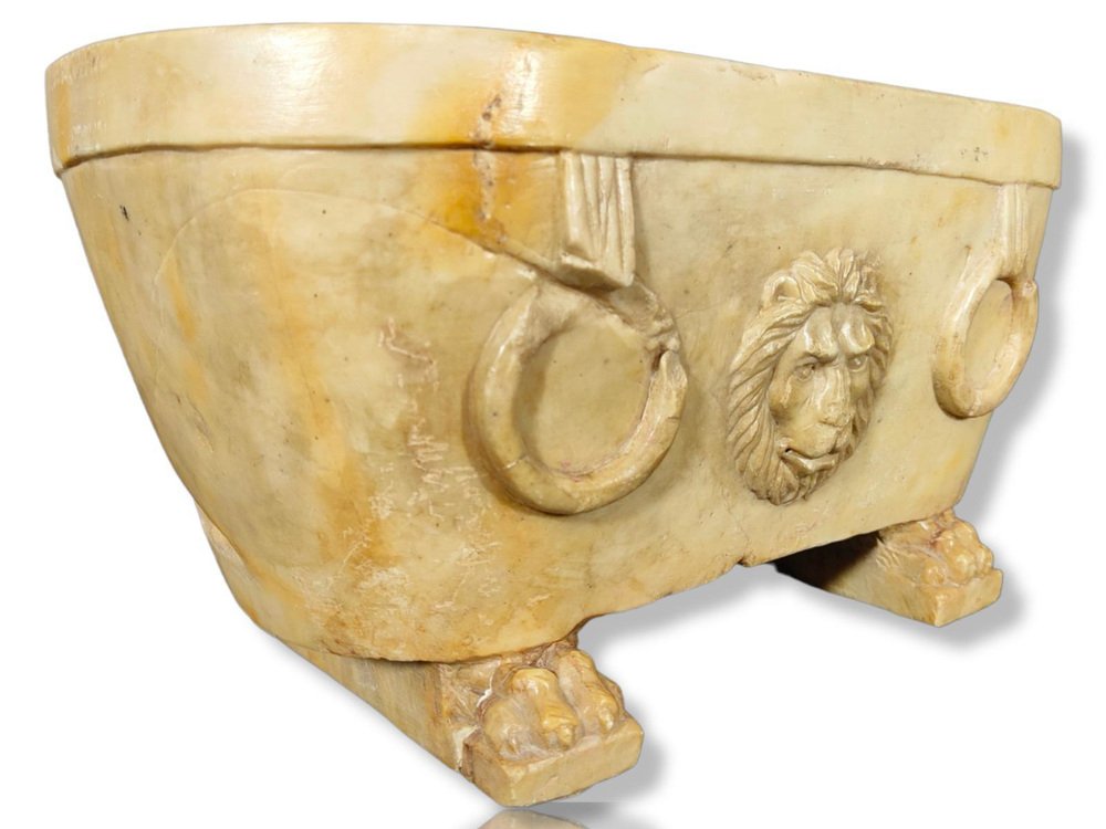 18th Century Roman Marble Lion Bath