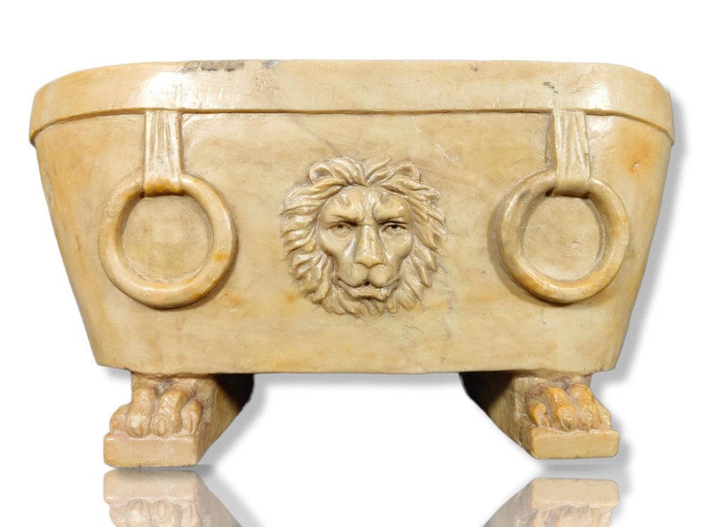 18th Century Roman Marble Lion Bath