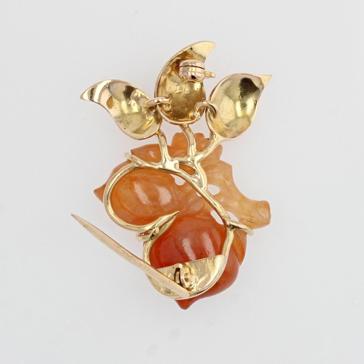 19 Karat Yellow Gold Brooch with Orange Jade, 1960s