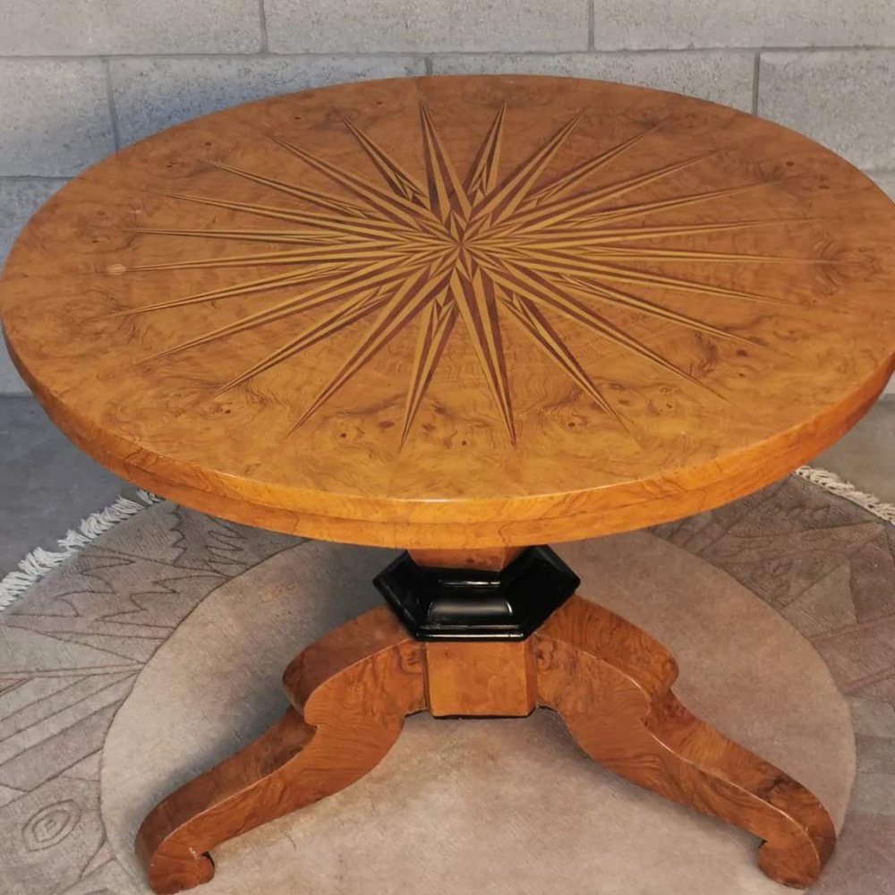 19th Century Beidermeier Marquetry Hall Table / Center Table in Walnut, Germany, 1840s