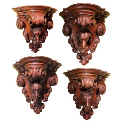 19th Century Black Forest Oak Wall Brackets Carved as Hunting Animal, Set of 2-AXE-1437429