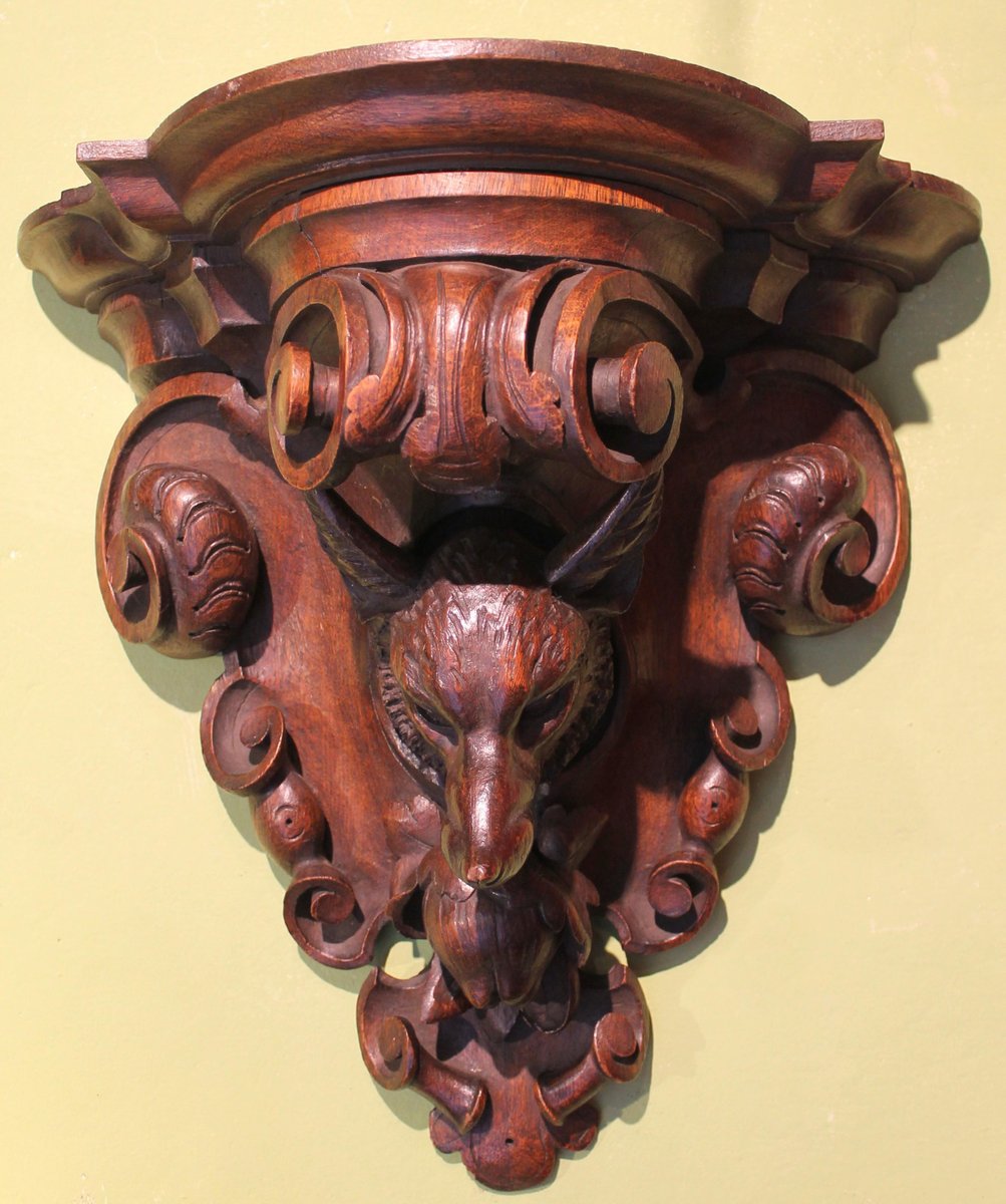 19th Century Black Forest Oak Wall Brackets Carved as Hunting Animal, Set of 2