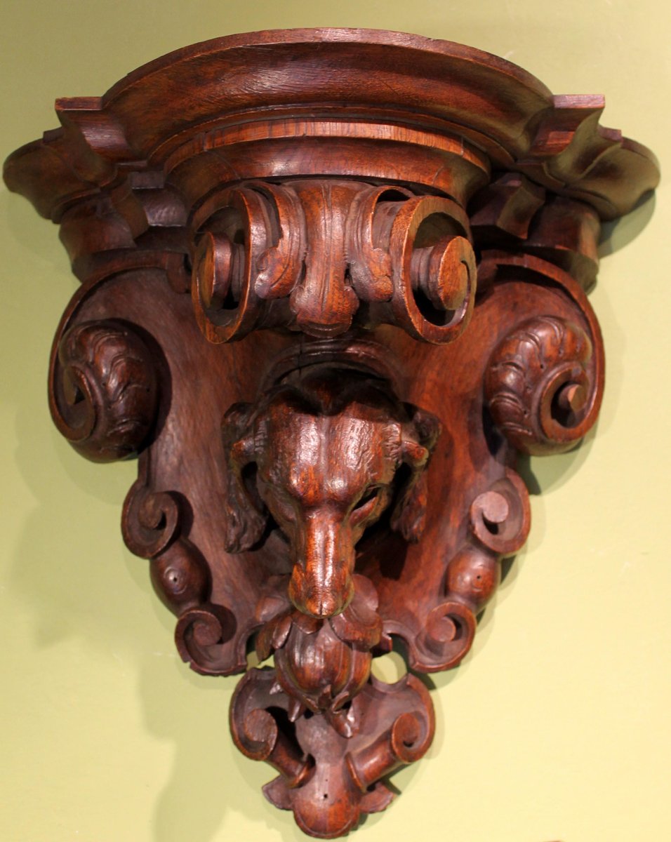 19th Century Black Forest Oak Wall Brackets Carved as Hunting Animal, Set of 2-AXE-1437429