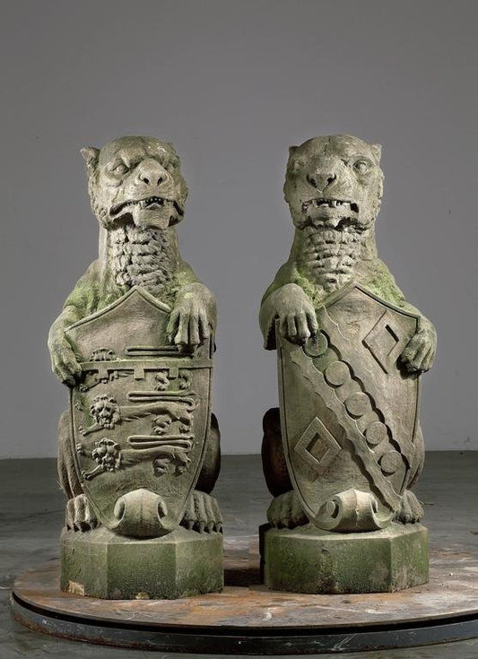 19th Century English Finials Carved as Heraldic Lions, Set of 2